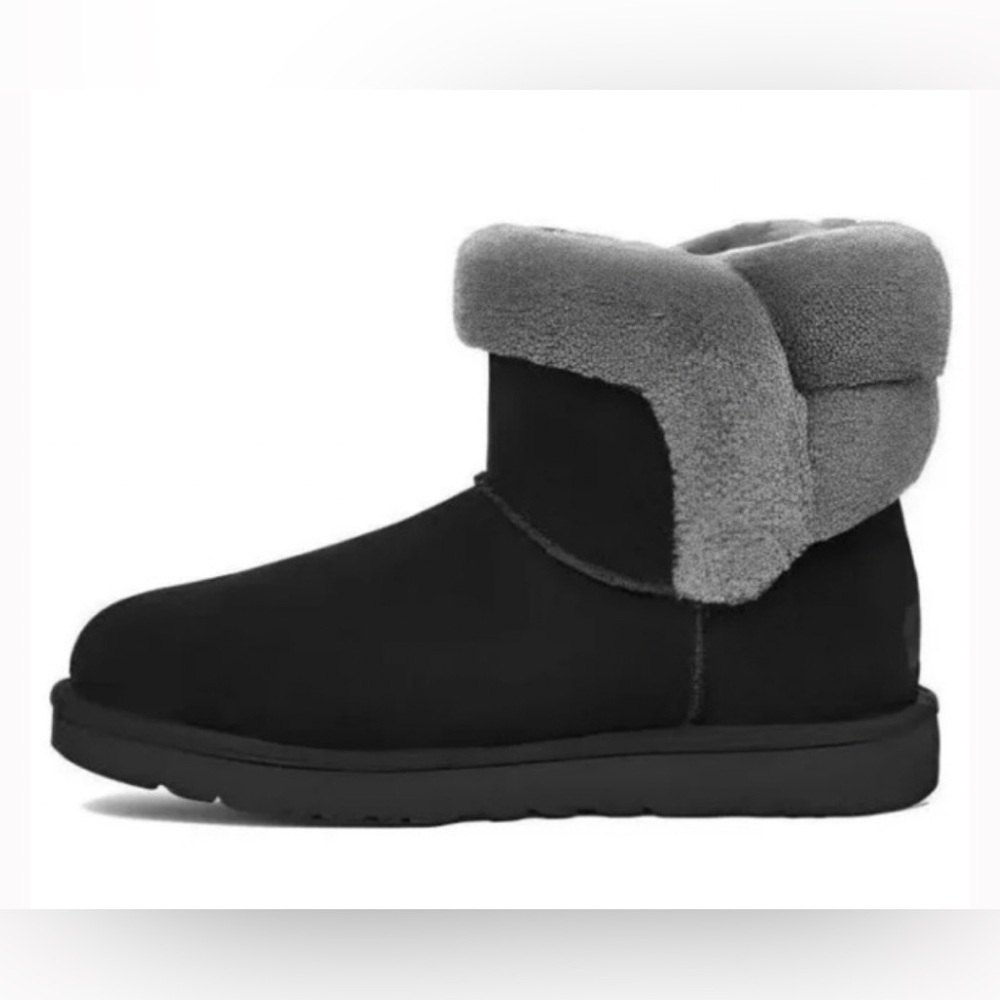 NWOB UGG Saniya Shearling Mini Boots